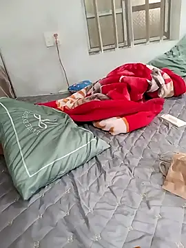 Snapshot of MinhChauXXX19 chatting on 10/19/25, 08:15 MinhChauXXX19 online show from 10/19/25, 08:15