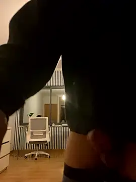 Snapshot of cumman789860 chatting on 01/18/26, 06:12 cumman789860 online show from 01/18/26, 06:12