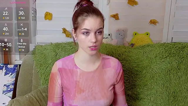 Snapshot of ElzaBlis chatting on 10/31/25, 02:18 ElzaBlis online show from 10/31/25, 02:18