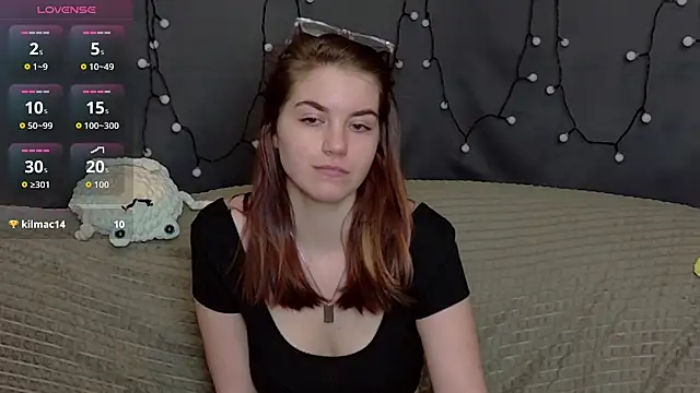 ElzaBlis online show from 12/22/25, 04:59