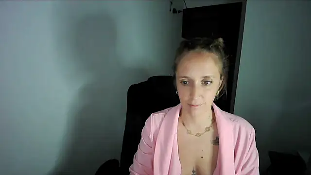 Snapshot of violetofsecret chatting on 09/12/25, 09:59 violetofsecret online show from 09/12/25, 09:59