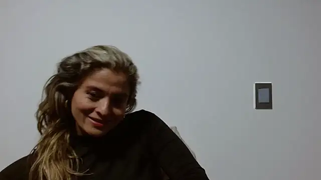 Snapshot of linda-mature43 chatting on 09/20/25, 11:06 linda-mature43 online show from 09/20/25, 11:06