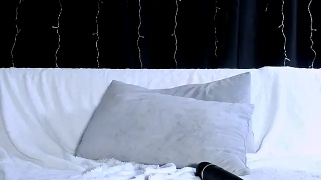 Eva Re online show from 03/25/26, 06:19