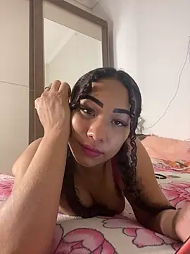 Snapshot of jhennyfer chatting on 02/19/26, 05:14 jhennyfer online show from 02/19/26, 05:14