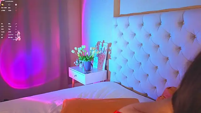 Snapshot of MarciaMarshall chatting on 09/24/25, 10:02 MarciaMarshall online show from 09/24/25, 10:02