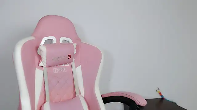 Cam-Ly online show from 09/28/25, 04:12