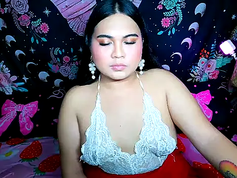 Snapshot of YourThicc_bella chatting on 05/30/26, 04:48 YourThicc bella online show from 05/30/26, 04:48