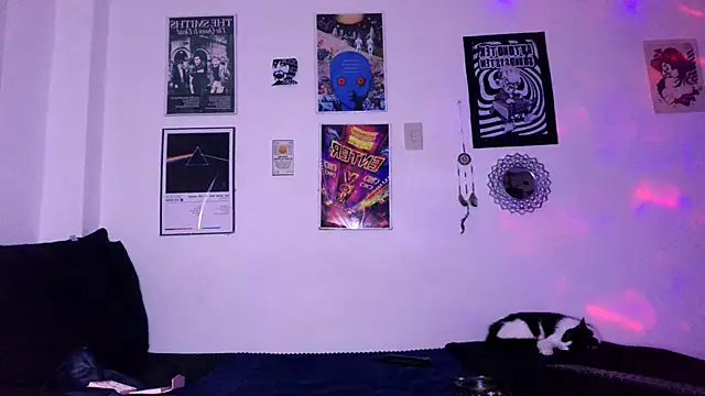 Snapshot of plutonbluemooon333 chatting on 10/30/25, 11:16 plutonbluemooon333 online show from 10/30/25, 11:16