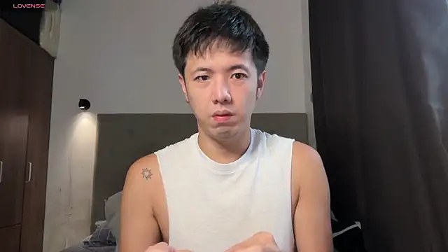 Snapshot of Addictiveboi chatting on 06/13/26, 01:58 Addictiveboi online show from 06/13/26, 01:58