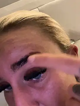 EllieMaeBaby online show from 11/14/25, 09:46