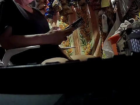 Hotzoey16 online show from 12/23/25, 12:08