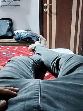 rocky4u7 online show from 04/15/26, 07:48