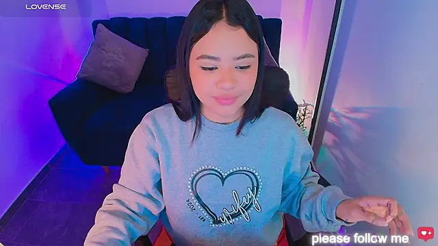 nicemiiaa7  online show from 03/04/26, 12:11