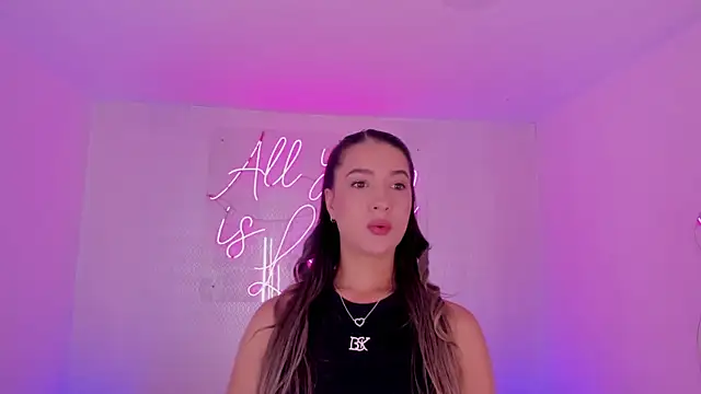 Snapshot of aleksandramiller_ chatting on 05/09/26, 12:54 aleksandramiller online show from 05/09/26, 12:54