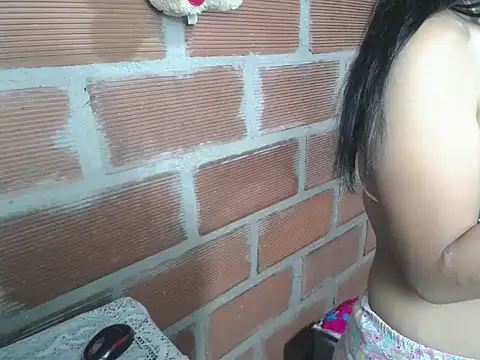 Snapshot of melen_xiomi08 chatting on 10/31/25, 04:02 melen xiomi08 online show from 10/31/25, 04:02