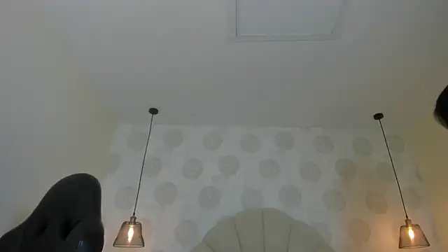 GIANAMILLER6 online show from 12/01/25, 12:21