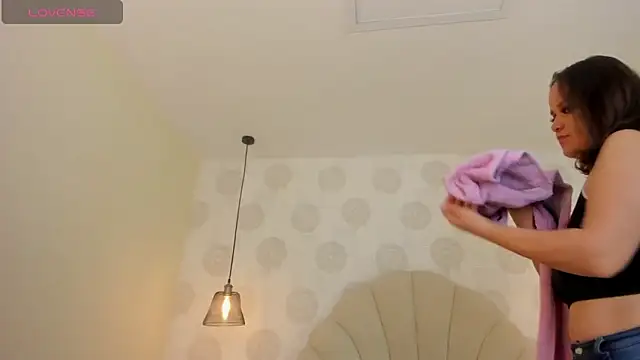 GIANAMILLER6 online show from 12/02/25, 12:21