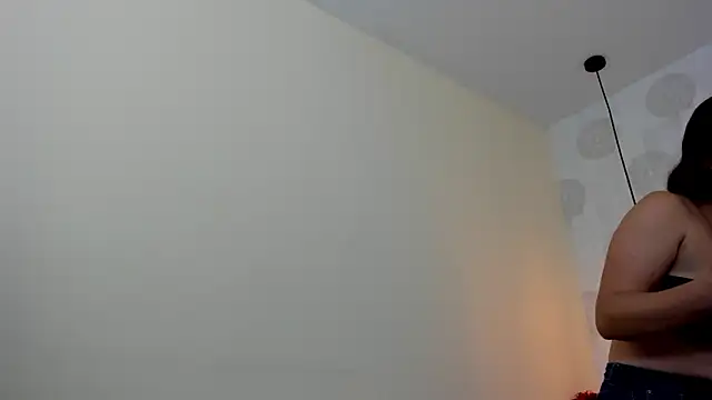 Snapshot of GIANAMILLER6 chatting on 05/07/26, 12:10 GIANAMILLER6 online show from 05/07/26, 12:10