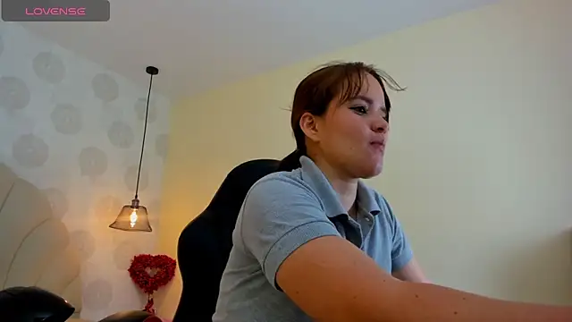 Snapshot of GIANAMILLER6 chatting on 07/15/26, 12:10 GIANAMILLER6 online show from 07/15/26, 12:10