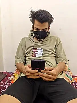 Snapshot of KaranSingh0m chatting on 06/10/26, 09:52 KaranSingh0m online show from 06/10/26, 09:52