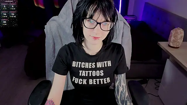 HazelTompson online show from 02/22/26, 03:43