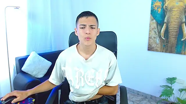 Matiius18 online show from 04/22/26, 01:34