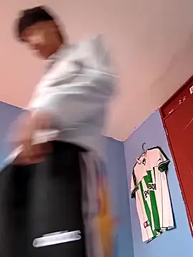 Snapshot of Rolito69 chatting on 10/19/25, 09:37 Rolito69 online show from 10/19/25, 09:37