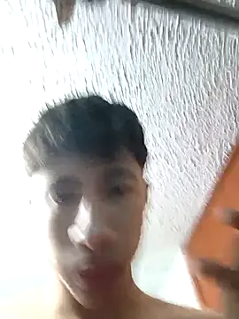 Snapshot of Rolito69 chatting on 10/29/25, 06:20 Rolito69 online show from 10/29/25, 06:20