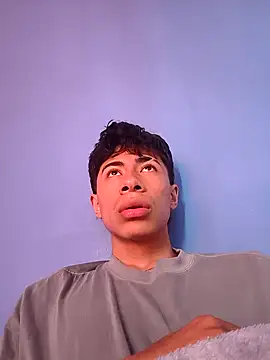 Snapshot of Rolito69 chatting on 11/02/25, 06:54 Rolito69 online show from 11/02/25, 06:54