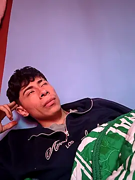 Snapshot of Rolito69 chatting on 11/03/25, 05:25 Rolito69 online show from 11/03/25, 05:25