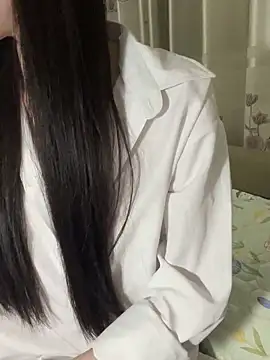 Snapshot of Dior_baby chatting on 10/17/25, 01:20 Dior baby online show from 10/17/25, 01:20