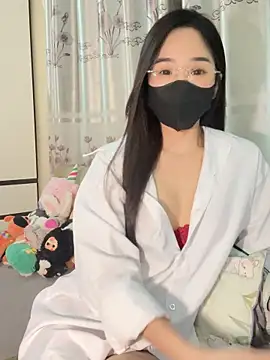 Snapshot of Dior_baby chatting on 10/31/25, 03:07 Dior baby online show from 10/31/25, 03:07