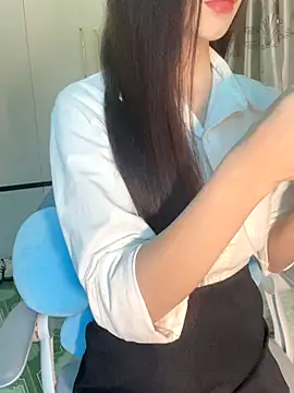 Dior baby online show from 12/18/25, 01:44