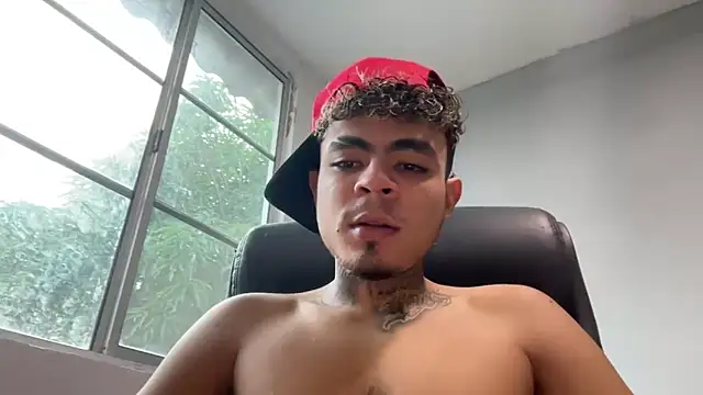 Snapshot of freyva chatting on 12/02/25, 08:04 freyva online show from 12/02/25, 08:04