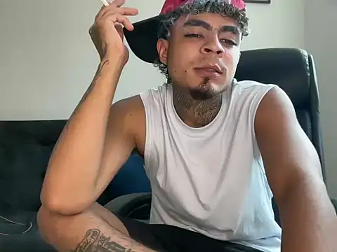 Snapshot of freyva chatting on 01/14/26, 04:23 freyva online show from 01/14/26, 04:23