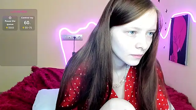 Snapshot of AliceHaris chatting on 09/21/25, 01:07 AliceHaris online show from 09/21/25, 01:07