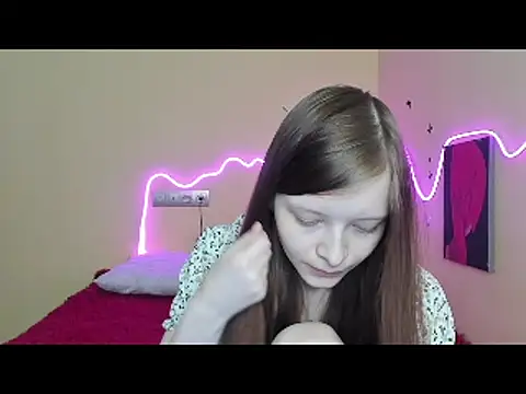Snapshot of AliceHaris chatting on 09/24/25, 01:31 AliceHaris online show from 09/24/25, 01:31