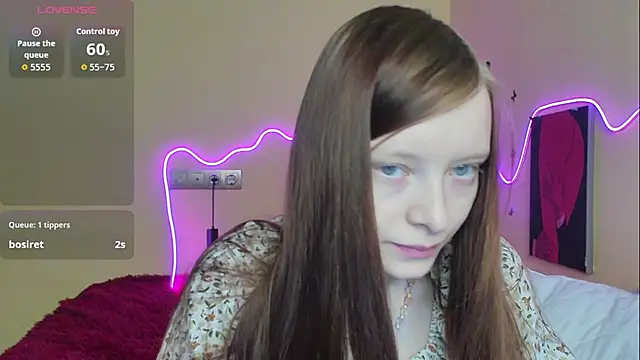 Snapshot of AliceHaris chatting on 10/08/25, 01:14 AliceHaris online show from 10/08/25, 01:14