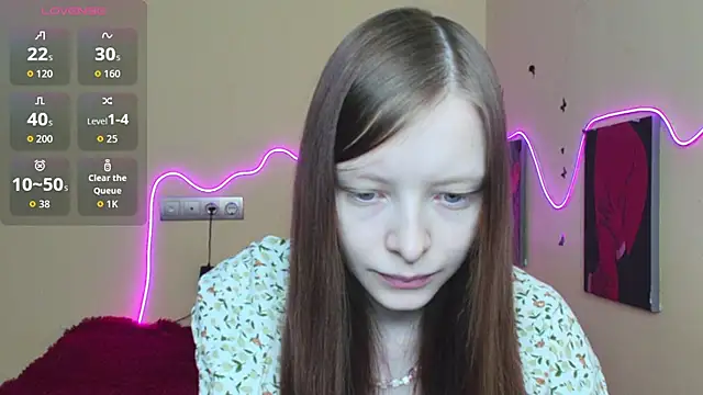 Snapshot of AliceHaris chatting on 10/19/25, 03:07 AliceHaris online show from 10/19/25, 03:07