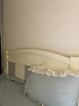 Ella-A9 online show from 11/01/25, 03:25