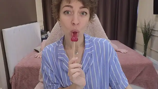 daniellia  online show from 09/22/25, 07:54