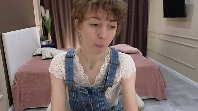 daniellia  online show from 10/20/25, 08:26