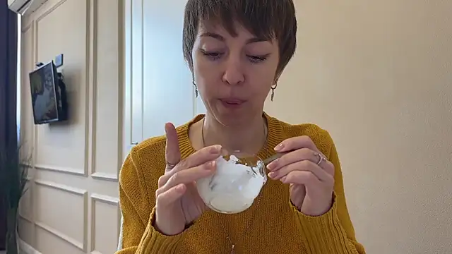 daniellia  online show from 01/19/26, 08:40