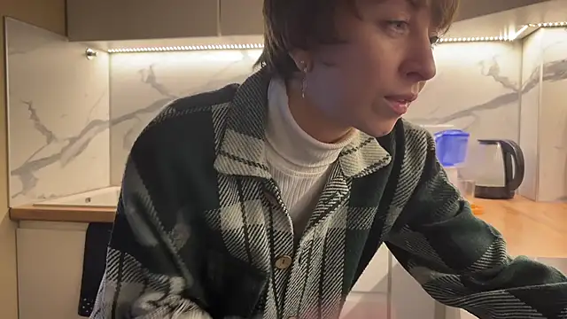 daniellia  online show from 04/03/26, 02:15