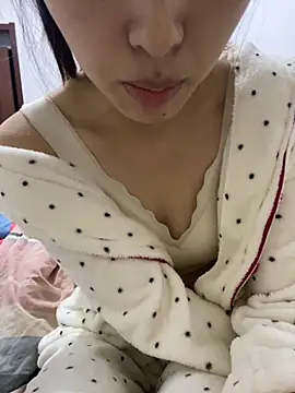 MengMeng0515 online show from 12/15/25, 12:31