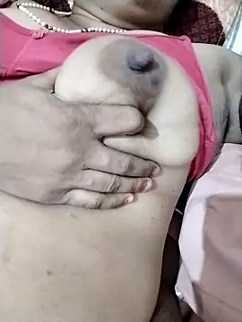 Snapshot of beena01 chatting on 09/09/25, 06:18 beena01 online show from 09/09/25, 06:18