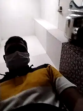 Snapshot of beena01 chatting on 10/11/25, 07:34 beena01 online show from 10/11/25, 07:34