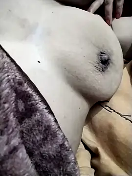 Snapshot of beena01 chatting on 01/07/26, 06:43 beena01 online show from 01/07/26, 06:43