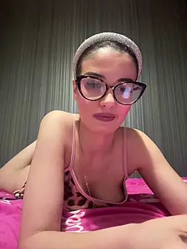 Larra69 online show from 03/22/26, 06:11