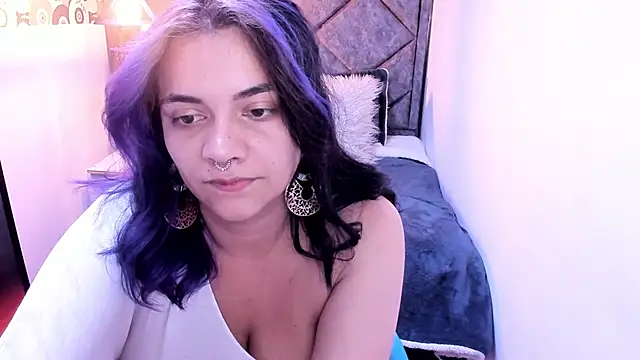 Kiara Cruz   online show from 12/13/25, 08:36